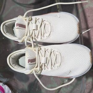 Puma Cream and Tan Athletic Sneakers